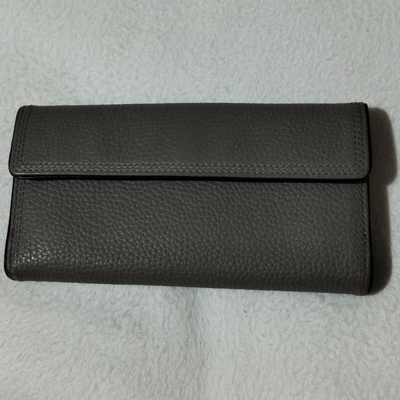 Michael Kors Leather Bifold Wallet 8" X 4" - Picture 2 of 5